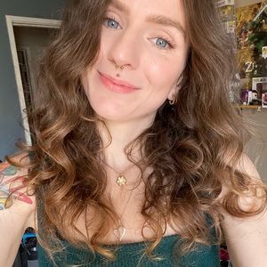 Meet your Posher, Danielle